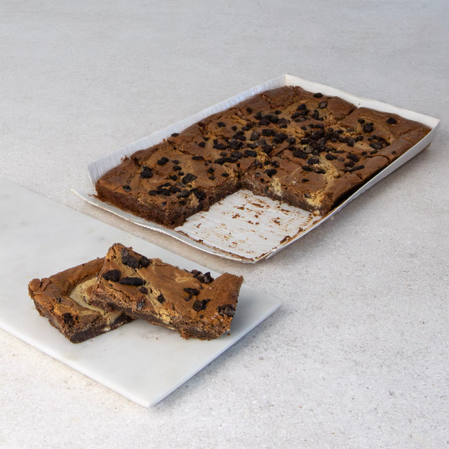 Large cookie & cream brownie tray