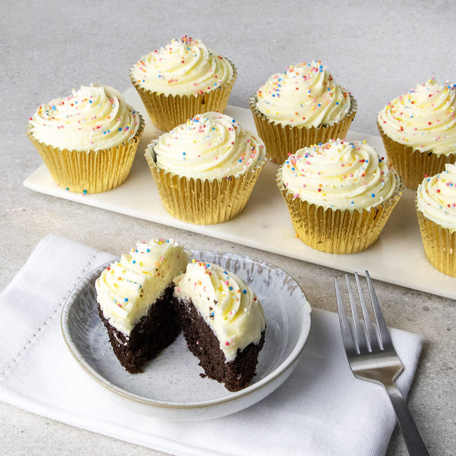Chocolate sponge cupcake without topper