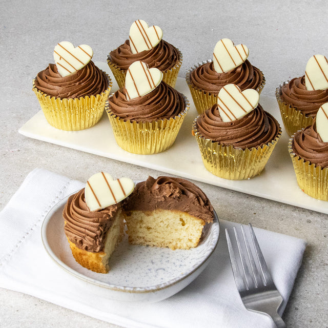 Plain sponge cupcake with topper